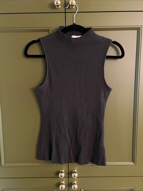 Eri @ Ali Sleeveless Ribbed Mock-Neck Top in Dark olive green